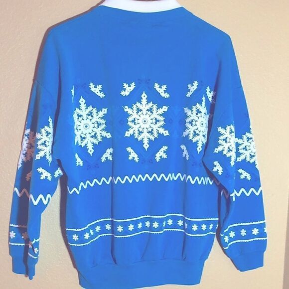 California Lifestyles vintage snowflake sweatshirt white featured in puff paint - Picture 10 of 10